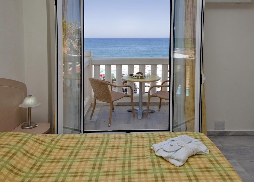 Jo An Beach Hotel Adelianos Kampos Eksteriør billede