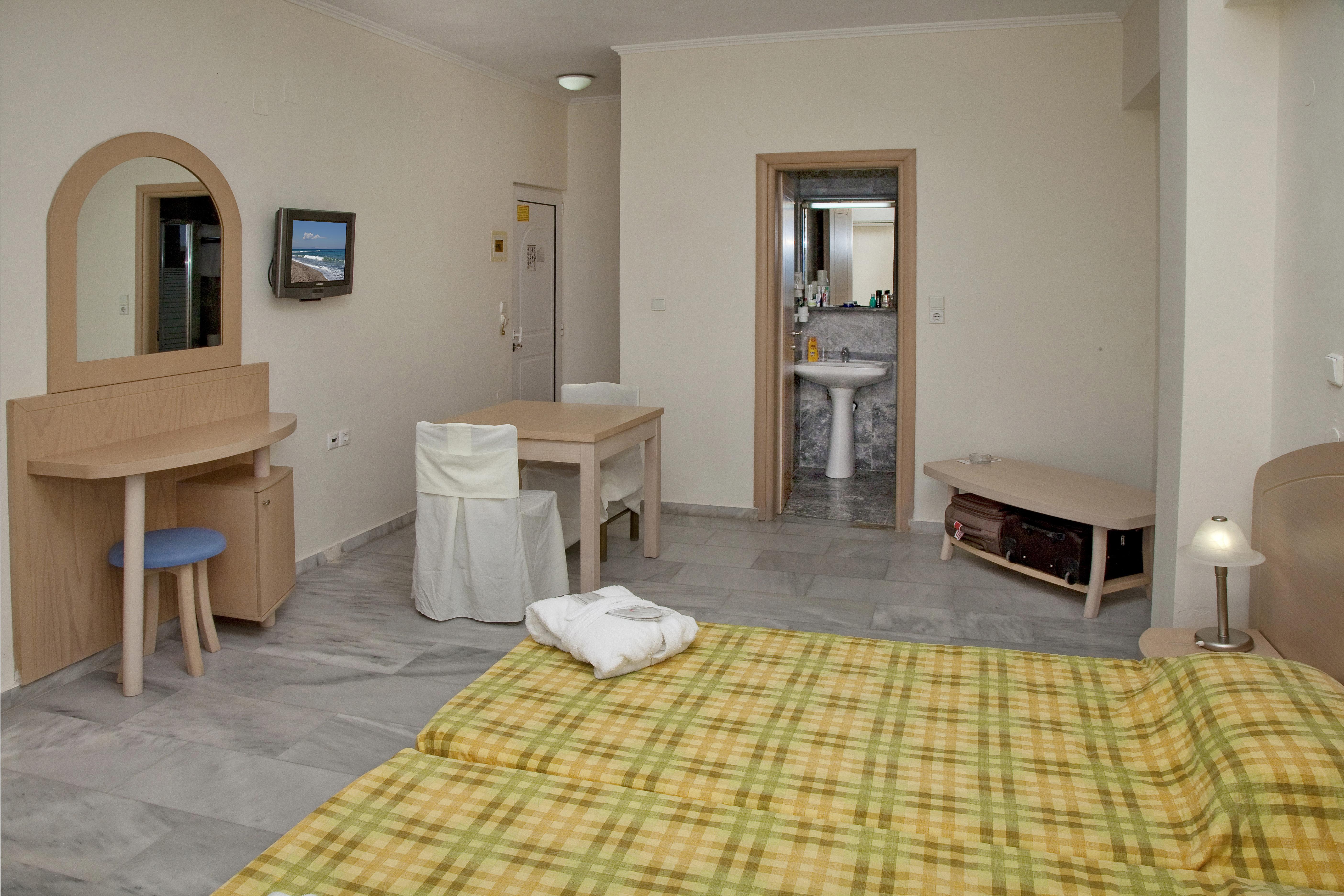 Jo An Beach Hotel Adelianos Kampos Eksteriør billede