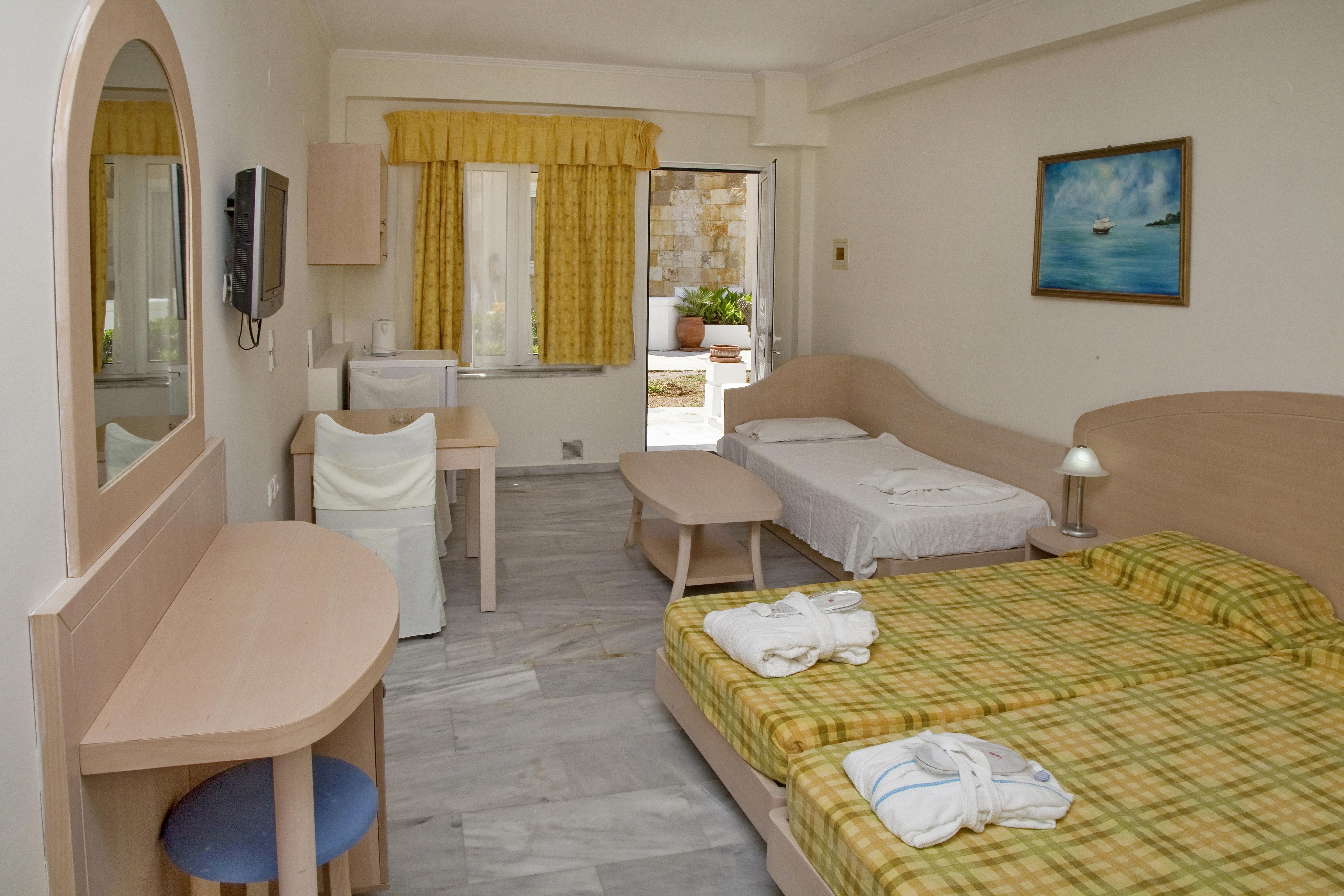 Jo An Beach Hotel Adelianos Kampos Eksteriør billede