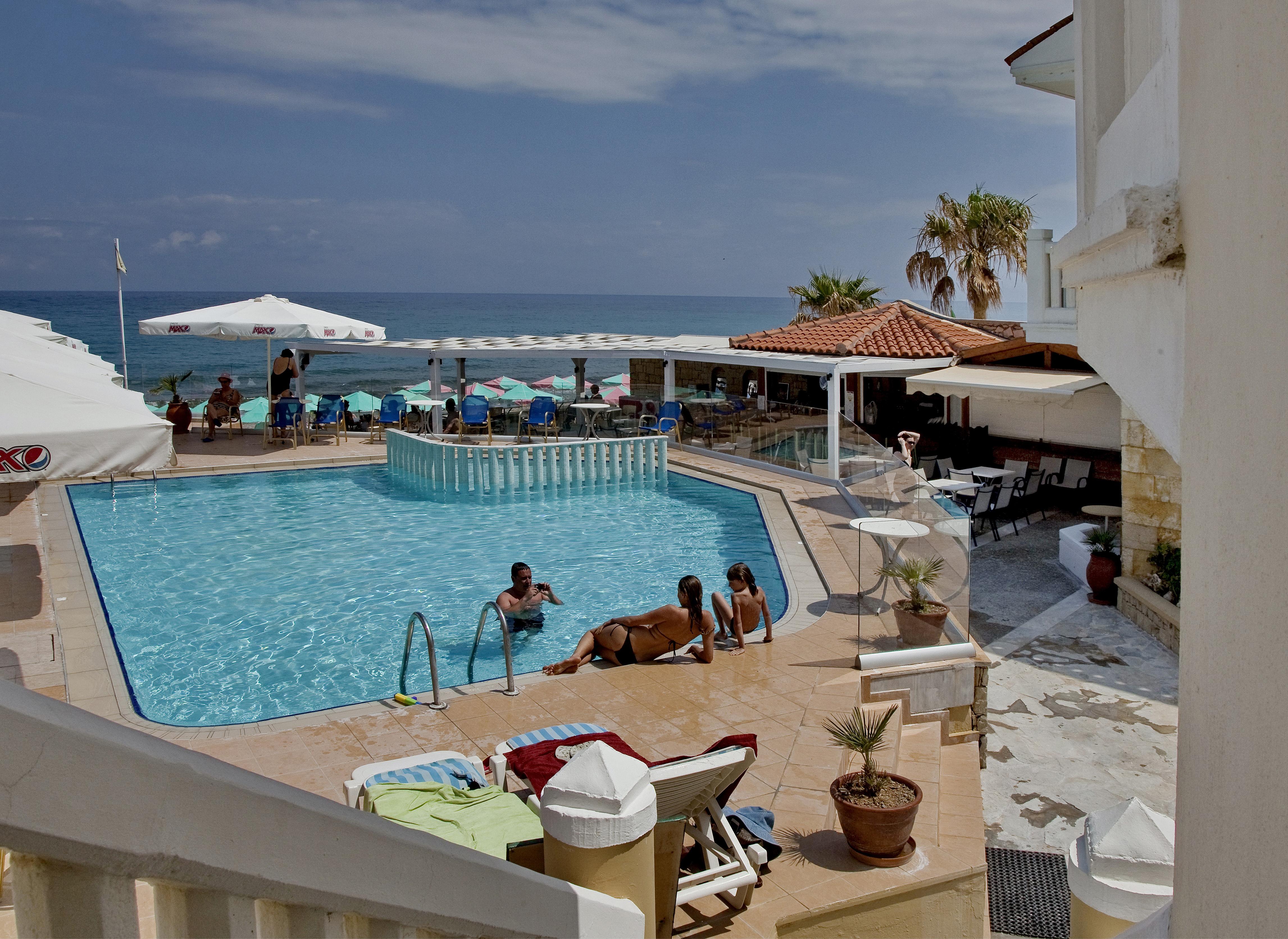 Jo An Beach Hotel Adelianos Kampos Eksteriør billede