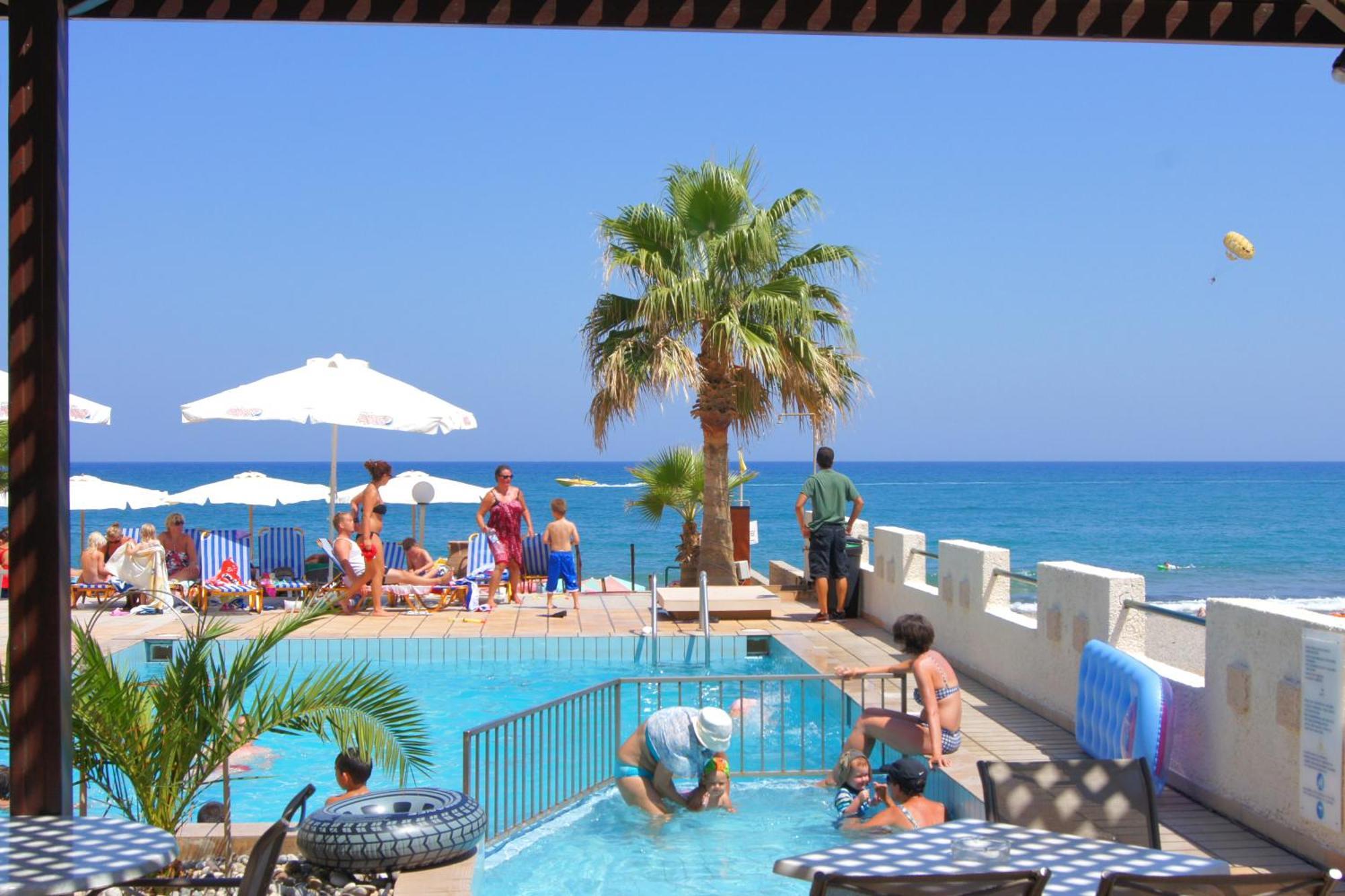 Jo An Beach Hotel Adelianos Kampos Eksteriør billede